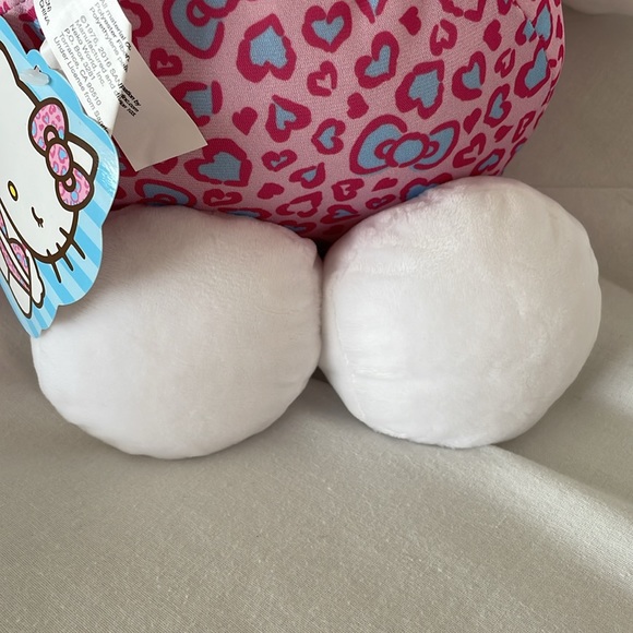 Hello Kitty Rare Swimsuit Plush - Picture 5 of 10